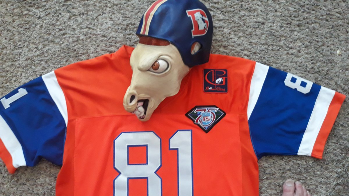 TheGameFace81's tweet photo. @misskristie78 @IanStClair @BelfastBronco @jenniferpierson @ColoradoMelodyG @bordesa1 @denbron77 @crumley_kevin @mjmgdlt @MileHighGreco @KrimsonKurt @MileHighHuddle @Broncos #BroncosCountry #BroncosFever #UnitedInOrange #TheGameFace https://t.co/xkD4gqDRYM