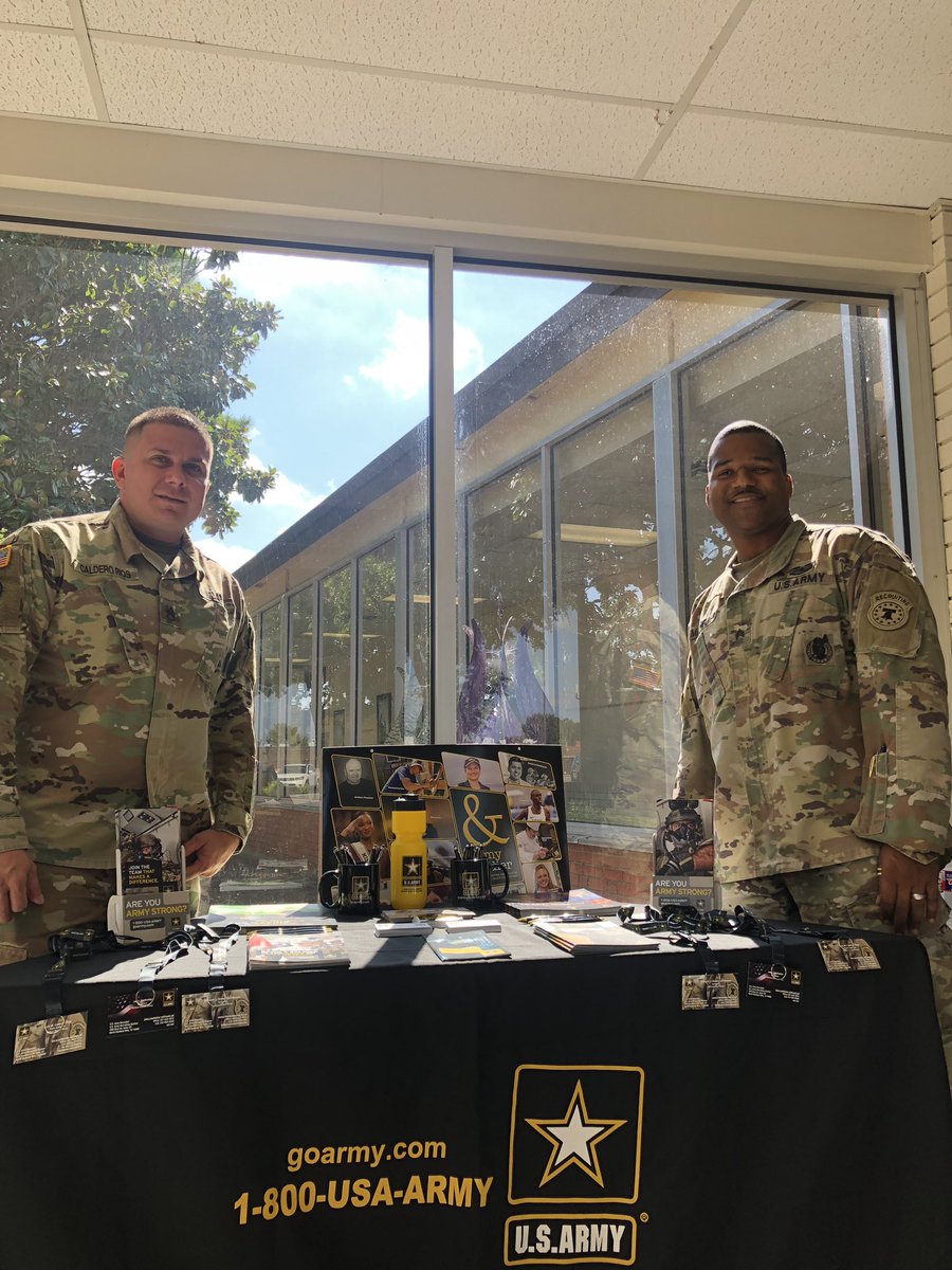 Army_NRH's tweet photo. Happy Monday!!! Starting the day off  at KEYS High School.

#seniors #classof2020 #MondayMotivation #MondayMood #GoArmy https://t.co/PeaTsLibS8