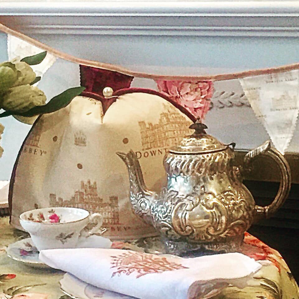 kathleenluvstea's tweet photo. How was your morning today?
It was a nice cozy cool kind of morning on the tea patio! 
I’m bringing my Cosies back out, it must be fall! #cozyteatime #teacosiemaker #teahour https://t.co/kdmJdoScut