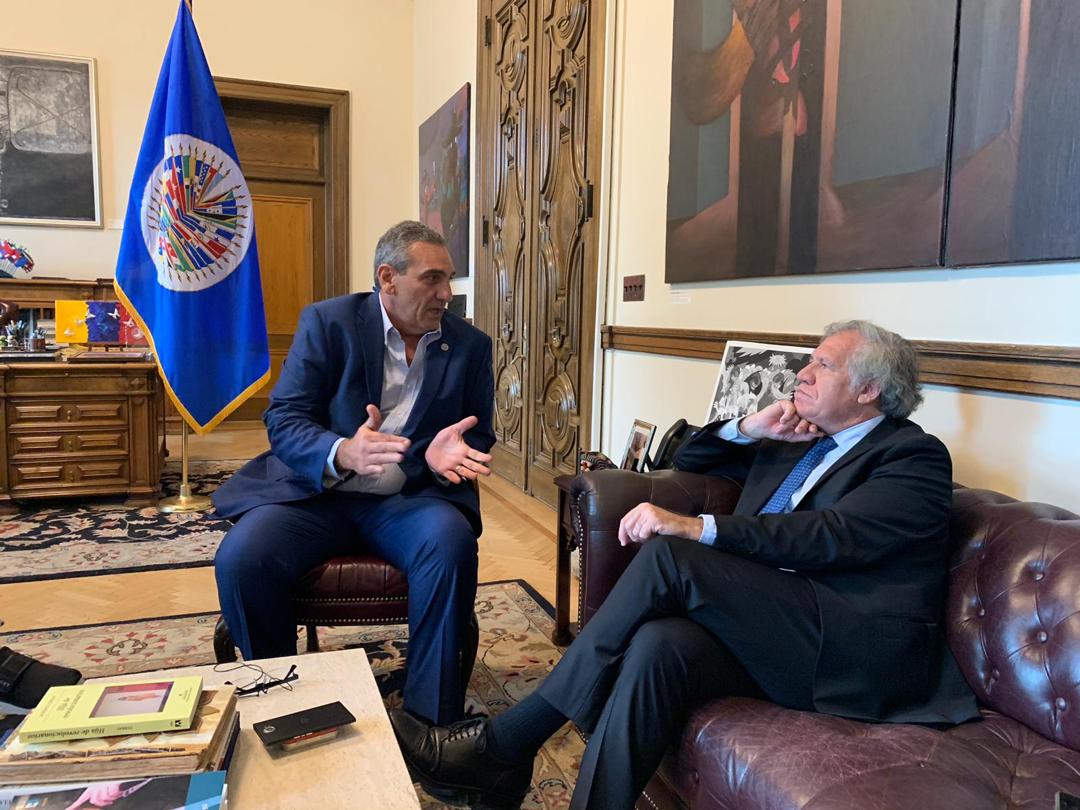 Hoy tuvimos la oportunidad de ser recibidos por <a href="/almagro_OEA2015/">Luis Almagro</a> quien ha sido un defensor incansable por la libertad de Venezuela. Agradecemos el gesto de habernos permitido visitarle en la sede de la OEA
#Venezuela #WashingtonDC #Carabobo #CuentasClaras #UnidosLoLograremos
