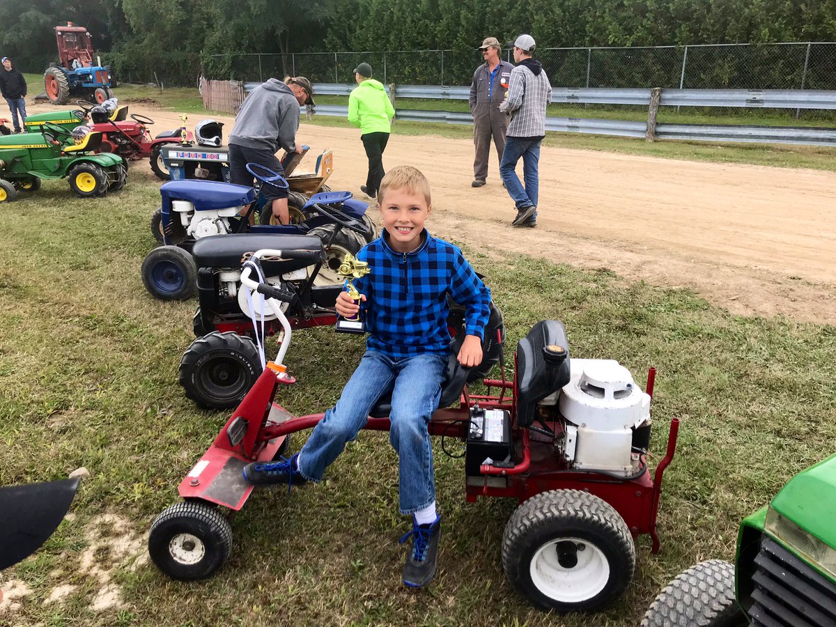 Dan Hayden Di Twitter Gathered Enough Old Garden Tractors To