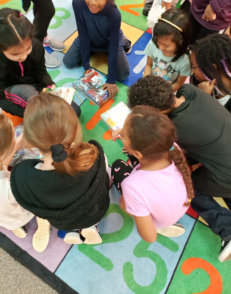 teaches2learn's tweet photo. Our Book Fairy Godmother (@sglasser3) came by when our class was at special! These kids really love their books and were overjoyed with the surprise that was left for them😁 @HamiltonHawks82 #readerlives #foreverreaders #thankful https://t.co/06hrE5avwp