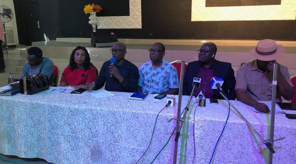 NigerDeltaRpts's tweet photo. other relevant stakeholders to be mindful of their utterances &amp; activities, adding that any attempt to subvert the peace &amp; tranquillity of the state would be checked through the instrumentality of the law.

Source; @TheSun 

https://t.co/I1JOKEqy0E

@BayelsaStateGov #nigerdelta https://t.co/BOzL1T8fkf