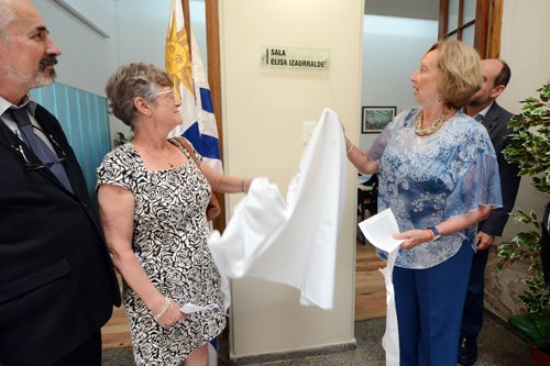 dicytmec's tweet photo. Elisa Izaurralde, uruguaya pionera en investigaciones de #ARN.
Nota de @daniela sobre un premio internacional que llevará su nombre, su trayectoria y trabajo.
En DIC2018 #D2C2 inauguró sala con su nombre. https://t.co/sc9PTUMxi6