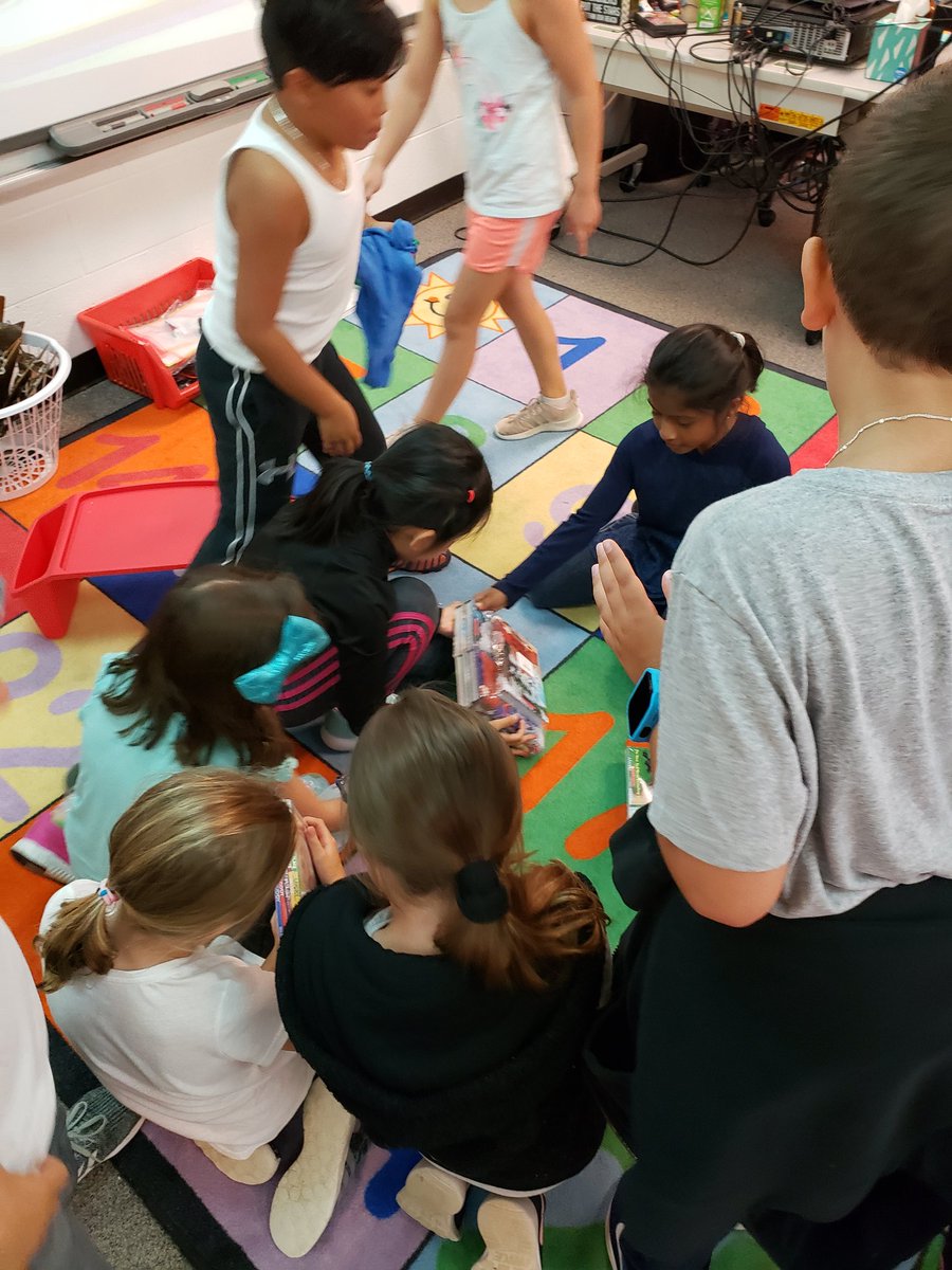 teaches2learn's tweet photo. Our Book Fairy Godmother (@sglasser3) came by when our class was at special! These kids really love their books and were overjoyed with the surprise that was left for them😁 @HamiltonHawks82 #readerlives #foreverreaders #thankful https://t.co/06hrE5avwp