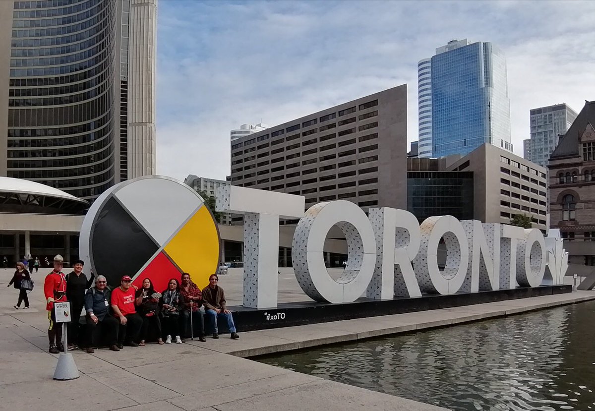 LDoran_DG_IAB's tweet photo. C'est une première! Services aux Autochtones Canada tient un évènement au centre-ville de Toronto pour le paiement d'annuités prévues dans les traités. https://t.co/mGSWA7tZuH