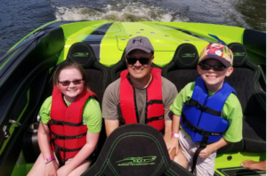 mtiboats's tweet photo. #MTI🚤, industry leader in manufacturing #HighPerformanceRacing🛥gave the kids of #WishingOnARidePowerboatRides an experience they'll never forget. They got a sneak peek at the life of a #Powerboater & enjoyed a ride on an #MTICatamaran. Click for more! ➡️https://t.co/rKsBxn8gB3 https://t.co/6S4IiVxbf2
