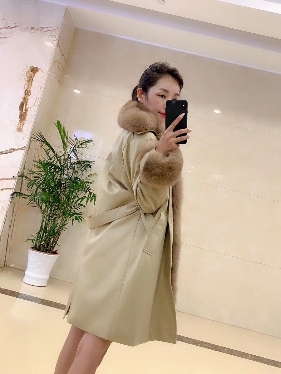 dressfurs's tweet photo. Ladies long length Rex rabbit fur lined waterproof jacket.
#jackets #coats #furparkas #parkas #trenchjacket #raccoonfur #foxfur #furcoat #furvest #minkcoat #realfurcoat #fauxfurcoat #lambshearlingcoat #shearingcoat #shearingjacket #sheepskincoat #parka #treachcoat #winter https://t.co/HUeFkDspS7