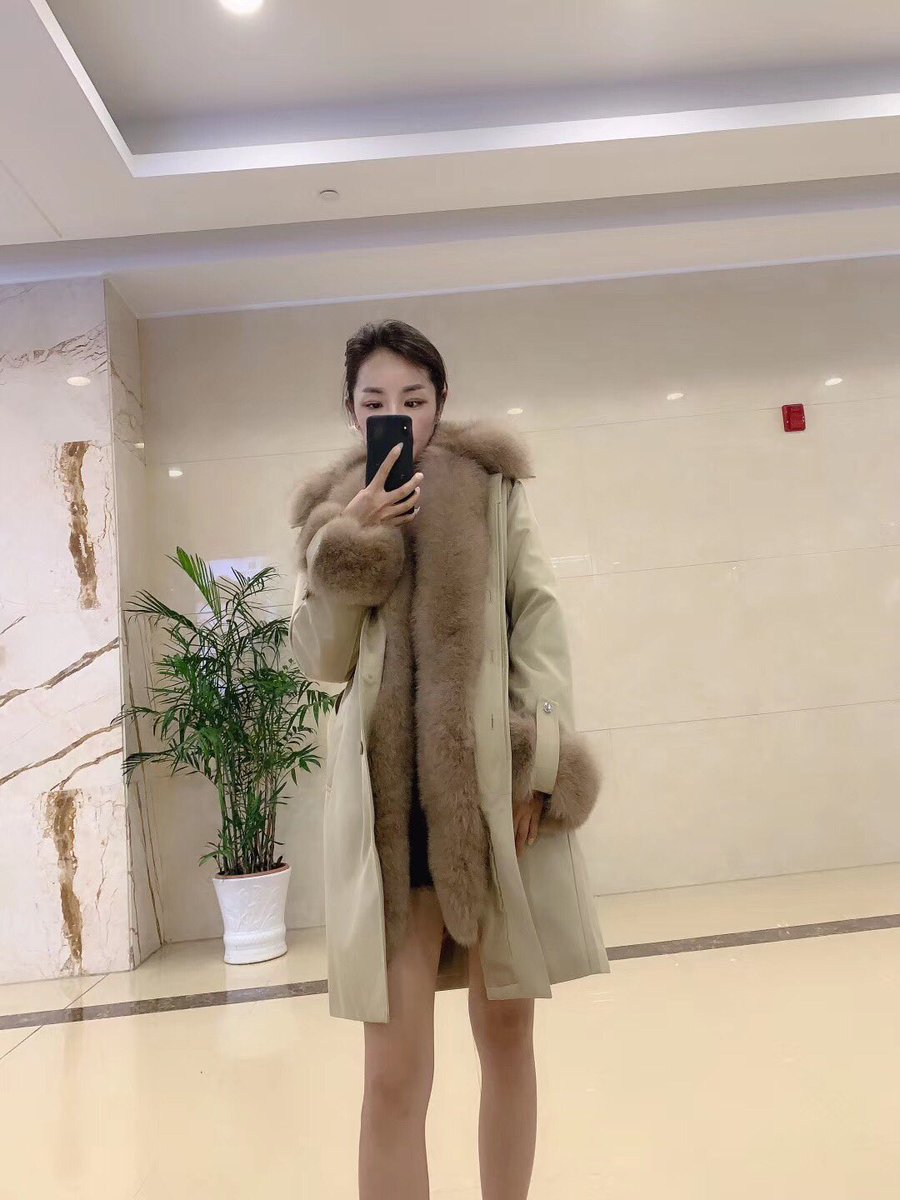 dressfurs's tweet photo. Ladies long length Rex rabbit fur lined waterproof jacket.
#jackets #coats #furparkas #parkas #trenchjacket #raccoonfur #foxfur #furcoat #furvest #minkcoat #realfurcoat #fauxfurcoat #lambshearlingcoat #shearingcoat #shearingjacket #sheepskincoat #parka #treachcoat #winter https://t.co/HUeFkDspS7