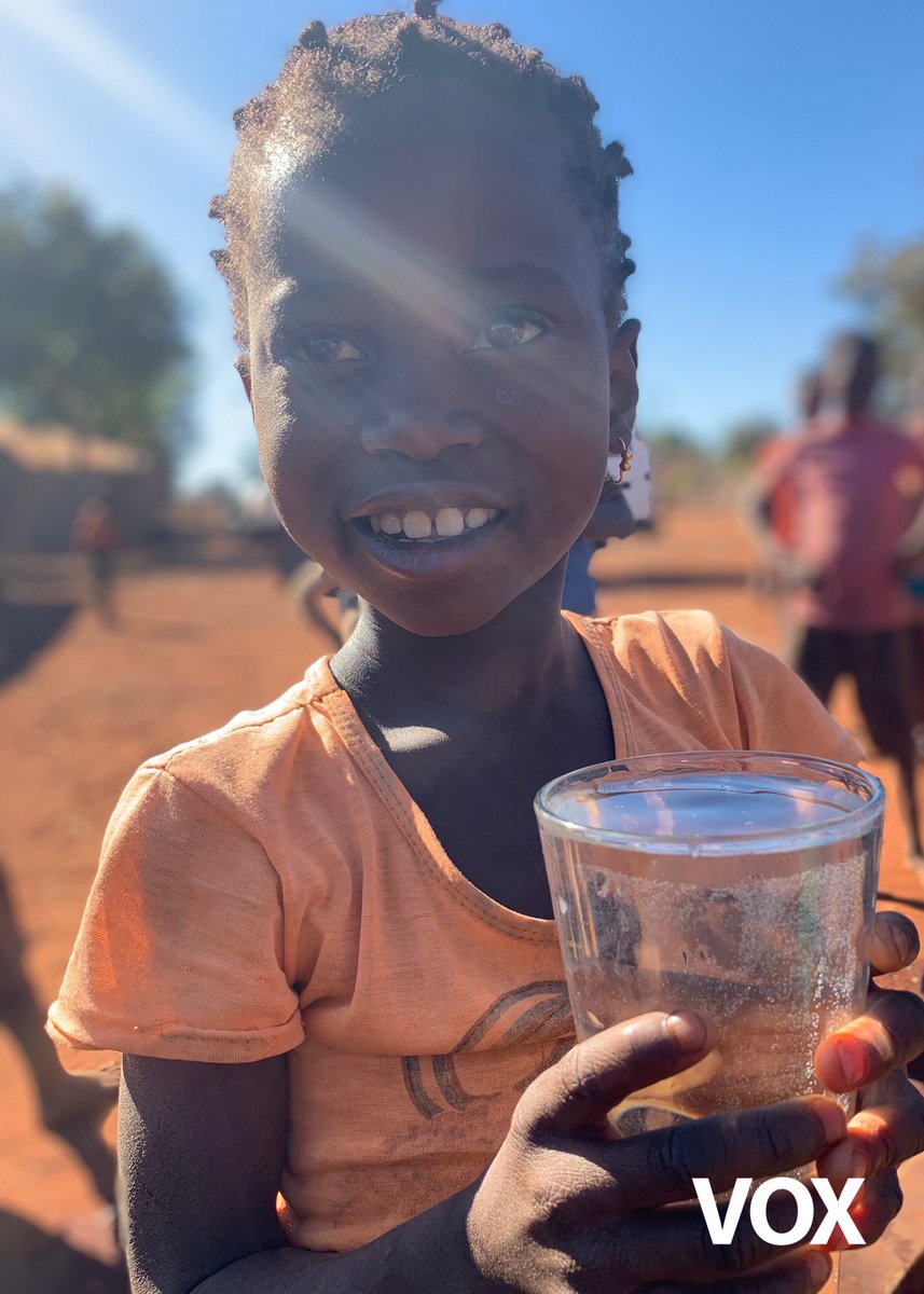 TeamCharityBall's tweet photo. 💧💦 🚰 We’re raising money today to give 10,000 in rural Kenya clean drinking water. It’s a big deal for these kids and we need your help to make it happen. Please RT and or donate here. https://t.co/MoCAjU0ybH 
Thanks 4 your support. #giveback #Gofundme #Betterworld @VoxUnited https://t.co/G1y6W9vYTX
