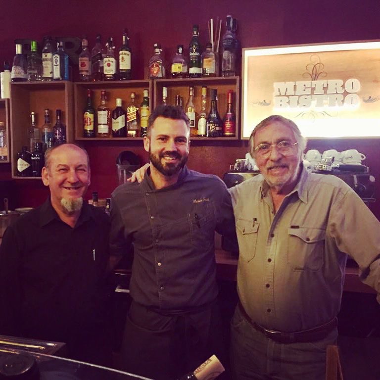 metro_bistro's tweet photo. Recibir a un Gran Actor Argentino como @BrandoniLuis es todo un honor para el Equipo... Gracias por elegirnos!!! Sin duda estaremos encantados de recibirte siempre! https://t.co/9uObCjWBep