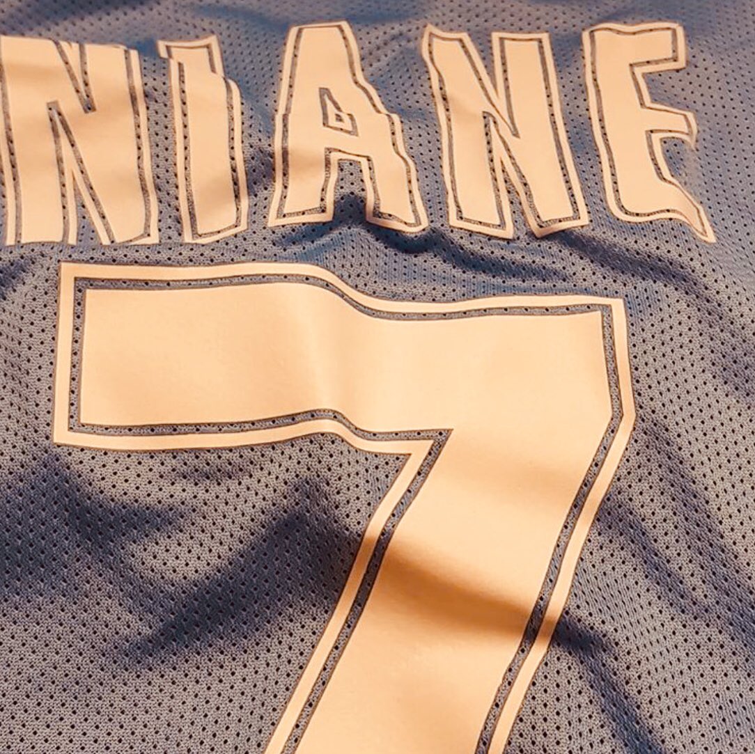 Cadeau de début de saison 
RT et follow pour tenter de gagner mon maillot de cette saison
Tirage au sort le 22 septembre 2019 😉🎁