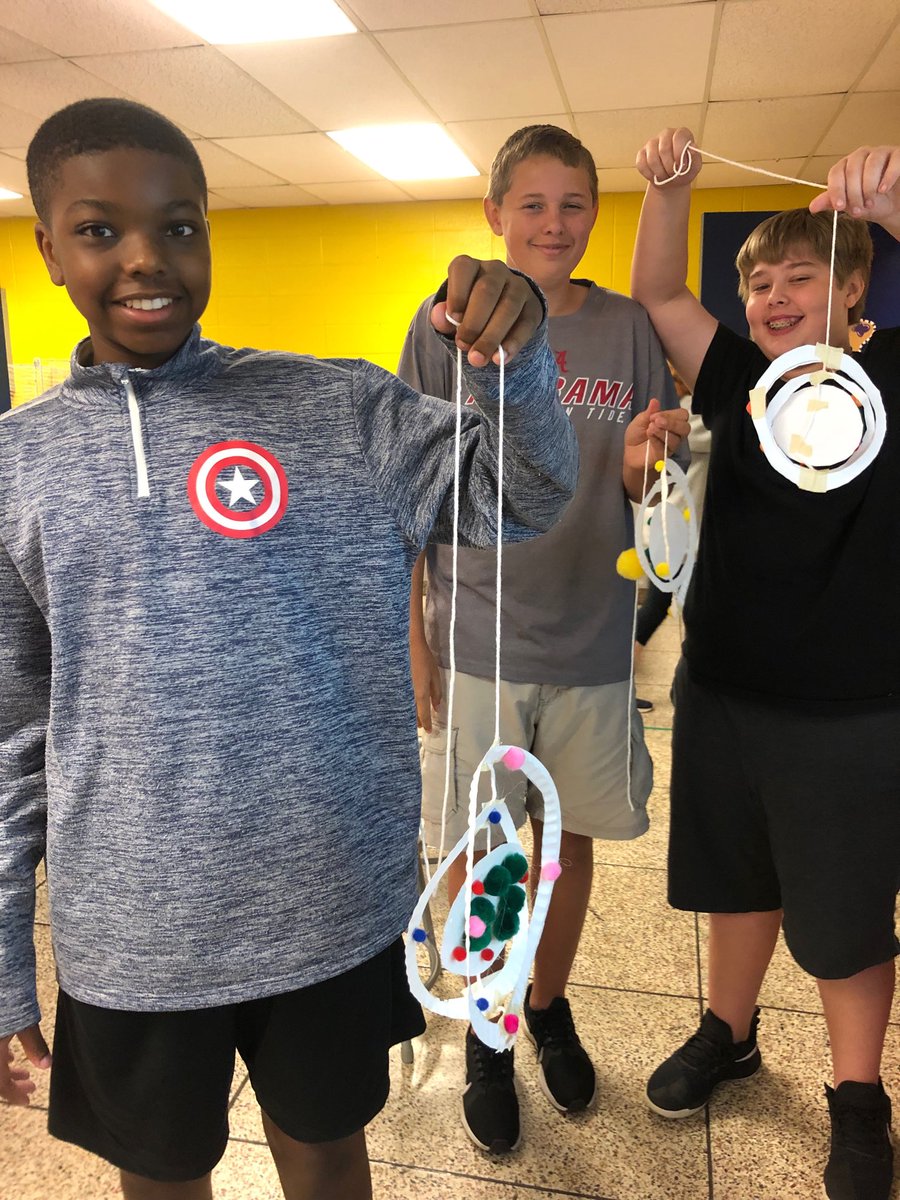 BetsyLoyd's tweet photo. 8th graders at New Hope built carbon atom mobiles in Art today! #MCSSTEAM #MCSSIgniteExcellence https://t.co/Cs3e0FTa7B
