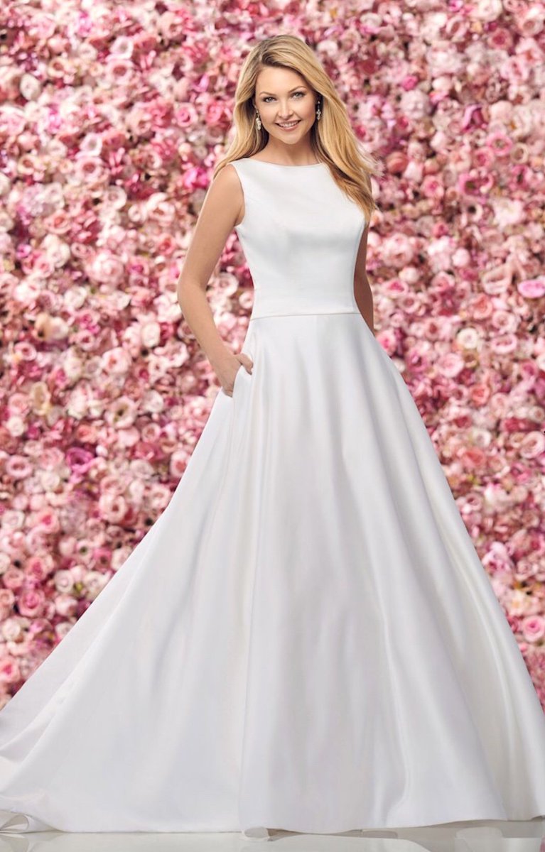 MuseBridal's tweet photo. ✨NEW ARRIVAL ✨

Beautiful satin creates long slimming lines, complimented by a beautiful back ❤️ 

#bdnmb #MuseBridal #MuseBride #MuseBdn #2020Wedding #2021Wedding https://t.co/OFTh2lAYZP