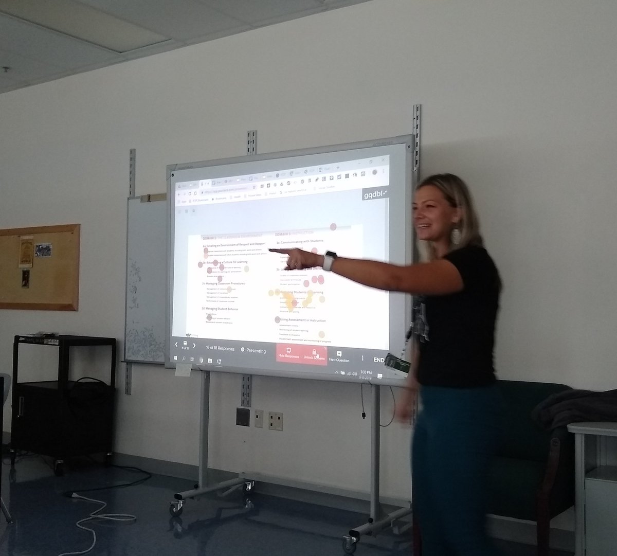 JCRattiFCPS's tweet photo. Check out @_swelks, using the #framework &amp; trying out new strategies (@PearDeck) with our #SchoolImprovementTeam! Way to #ThinkFramework! #WeRTro @fcpskarinemyers @Hanlon_AP_FCPS @thstitanpride https://t.co/RSgmkFk7XC