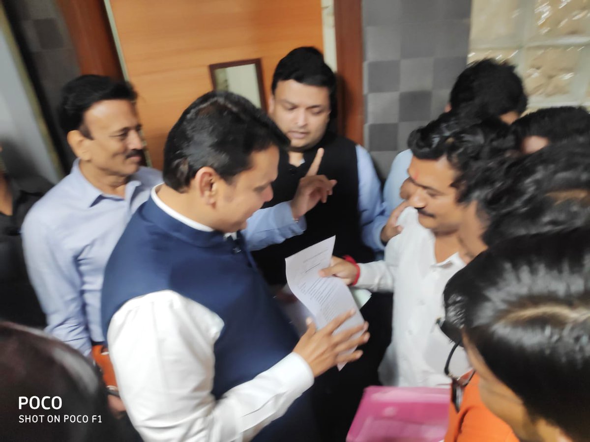 SuryawanshiDU22's tweet photo. राज्याचे लाडके मुख्यमंत्री मा देवेंद्र फडणवीस साहेब,OSD कौस्तुभ सर ग्रामविकास मंत्री पंकजा ताई तसेच,सचिव साहेब असीम गुप्ता सर यांनी IT महामंडळ चा प्रश्न व मानधन प्रश्न सोडविल्याबदल सर्वांचे धन्यवाद!
#संगणकपरिचालकांना 
@Dev_Fadnavis @Pankajamunde @kdhavse @SiddheshwarMun7 https://t.co/k649Ant3ky