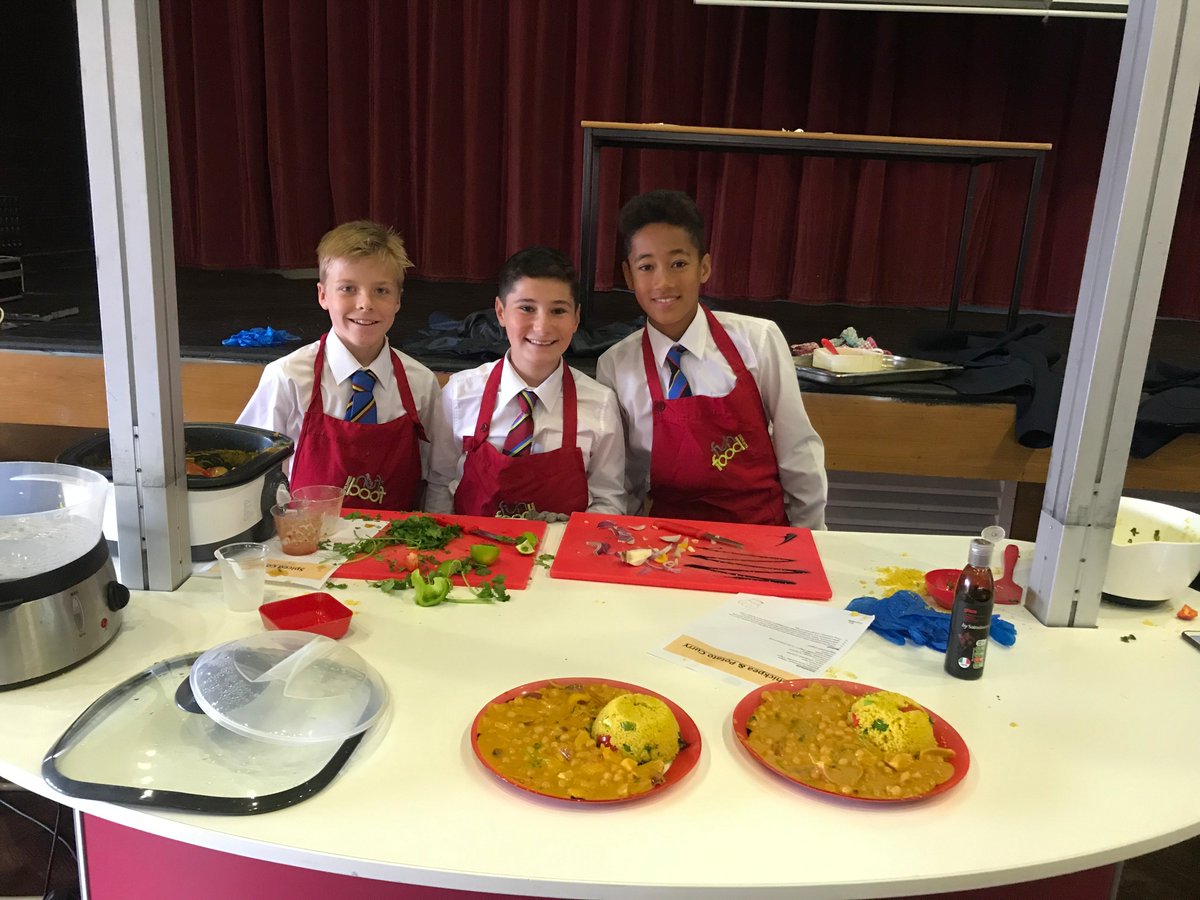 SASHerts's tweet photo. New First Formers had an excellent first PSHEE Day! The day started with some wise words from the Second Form, a digital safety talk, a Q&amp;A with the Police on Personal Safety, Health and Well-being workshop, first aid training, a cooking session and a talk on school values. https://t.co/VxL5vL7Qto