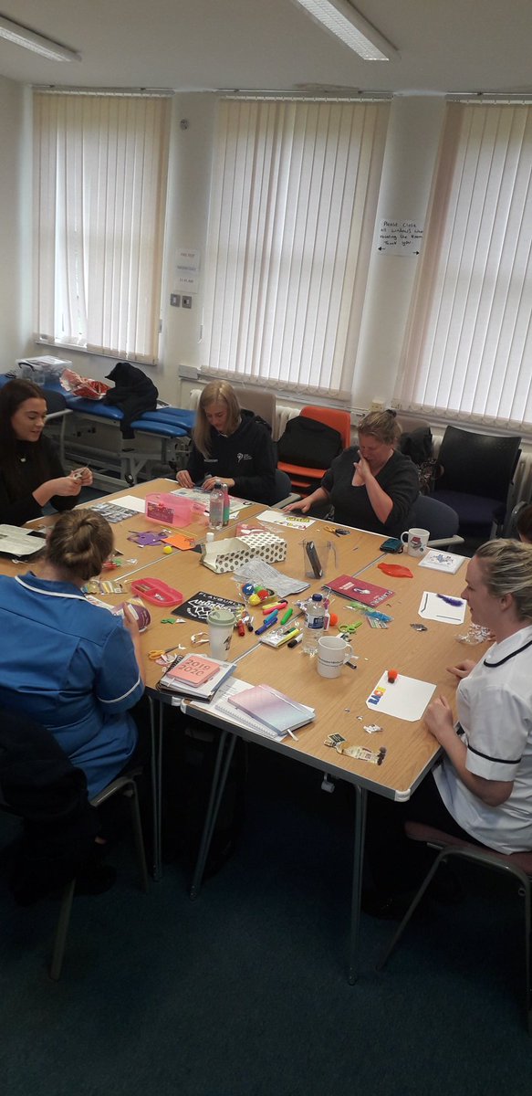 LCH_Precep's tweet photo. Our fantastic newly registered staff #preceptorship making kind word envelopes.  Some therapists as well as experienced staff new to @LCHNHSTrust watch out for them in your bases @stephlawrence5 @Thea_Stein @mckaig_jude @collettemjsmith @nikkistubbs11 @johnwalsh88 welcome all. https://t.co/WTGgv6kica