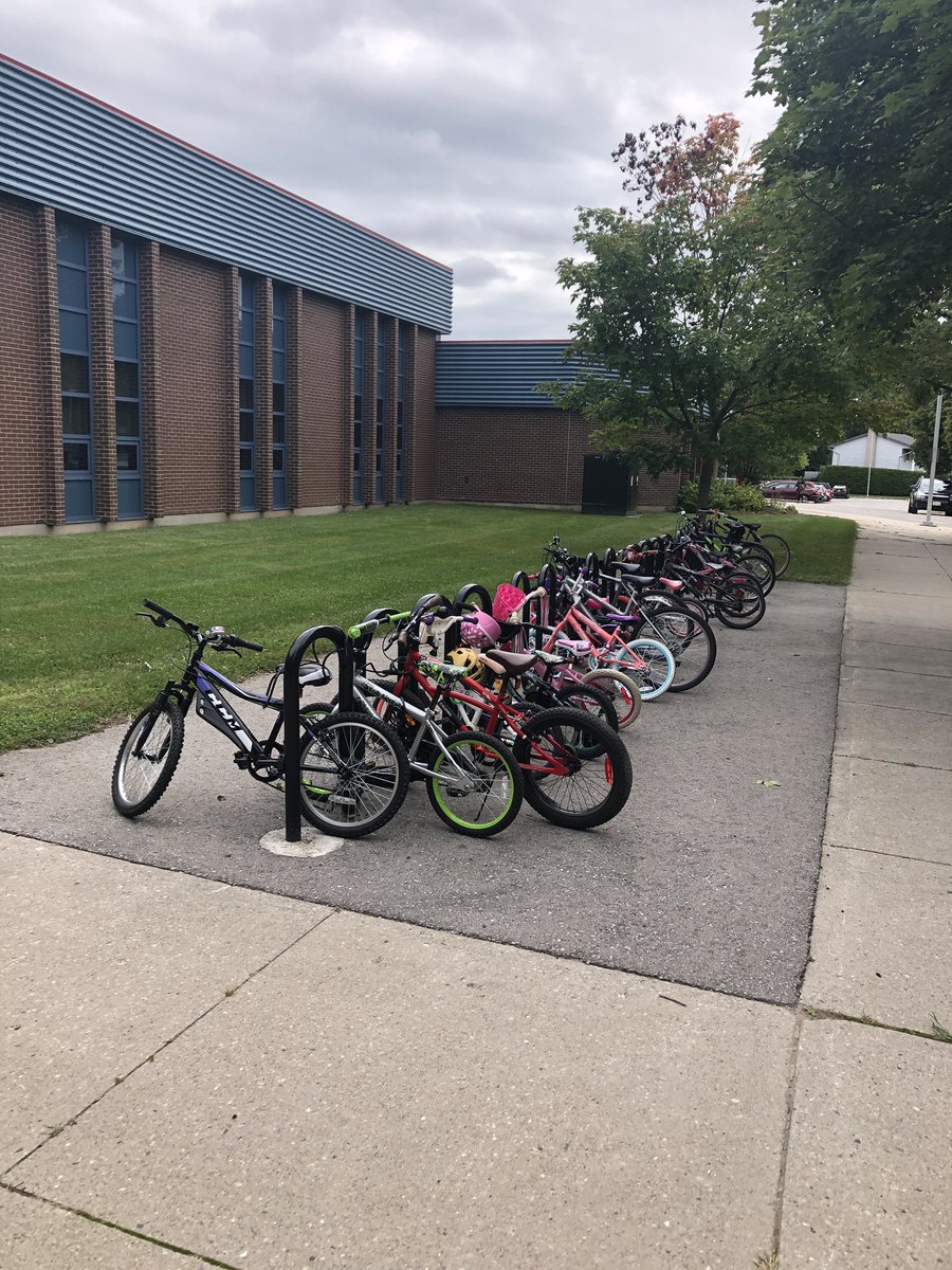 RCNowell tweet media