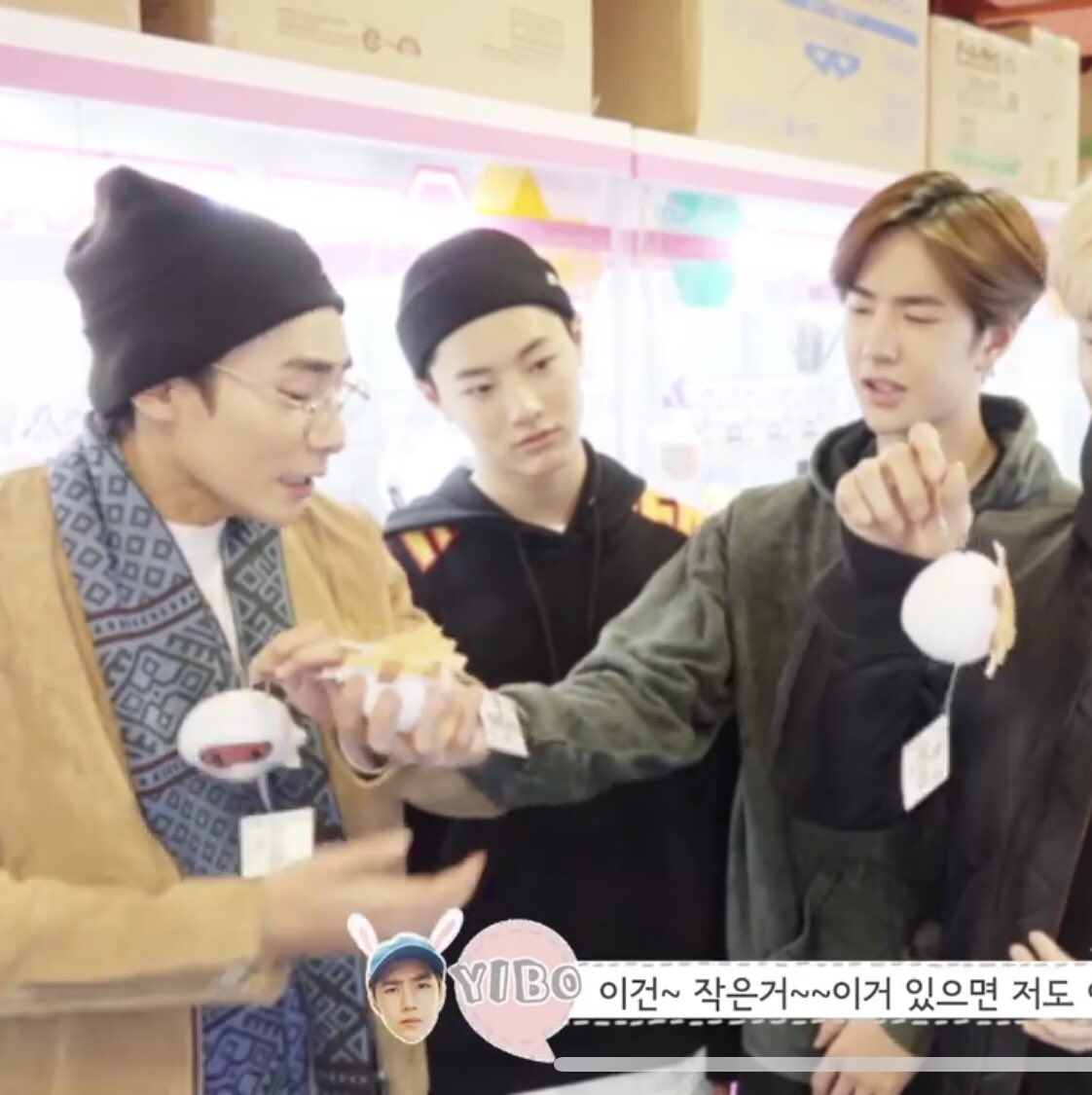 mernifestor's tweet photo. ค่ดทอมแอนด์เจอรี่ เด๋วตีเด๋วโอ๋ 😂 #bojoo #joobo #yibo https://t.co/rp7Paexo7F