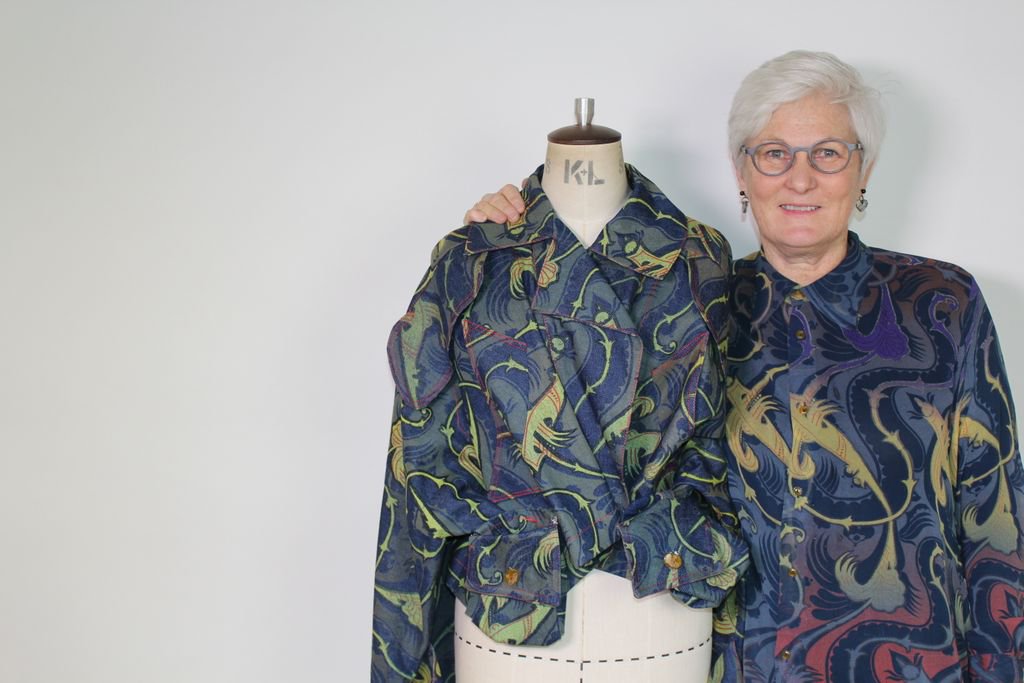 FashionTextile's tweet photo. On 31 October textile innovator Trish Belford will present an illustrated talk showcasing some of the screen printing techniques she specially developed for UK fashion designers inc. Vivienne Westwood, Georgina Von Etzdorf and Zandra Rhodes: https://t.co/NYnAsNf2lz https://t.co/vBPw8gcsve