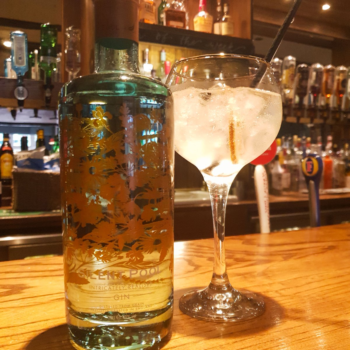 Gin of the week
.
Silent pool gin paired with Fever-tree Mediterranean tonic and garnished with a slice of orange &amp; juniper berries
.
#gintastic #ginandtonic #ginoftheweek #ginspiration #ginlovers #delicious #refreshing #countrypub