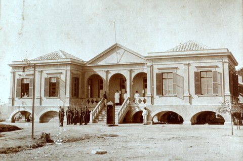 saudebm's tweet photo. Desde a fundação da Brigada Militar, havia a preocupação de ter profissionais da área da saúde na corporação para atender os brigadianos. Em janeiro de 1907, foi criada a Enfermaria Militar, também conhecida como Enfermaria do Cristal, que realizava atendimento ambulatorial. 
+ https://t.co/N5YkTGia35