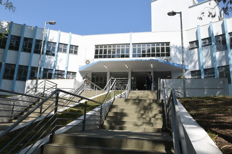 saudebm's tweet photo. O Centro Clínico do HBM foi inaugurado em 25/09/2017. O complexo de atendimento é moderno e tem 2.755m², 24 consultórios, duas salas de cirurgias ambulatoriais, farmácia 24h, clínicas de vacinação,
+ https://t.co/PHEkOfhl3X