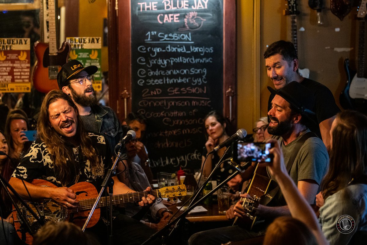 The last  songwriters session at <a href="/the_bluejaycafe/">Blue Jay Cafe is now The Blue Jay Sessions</a> as park of the #CCMA2019 week in #YYC featured <a href="/LeahDaniels/">Leah Daniels</a> <a href="/MarkTimesMusic/">Mark Times</a> &amp; <a href="/JohnsonCrook/">Johnson Crook</a> 

#WeLoveLive #countrymusic (📝 + 📷 <a href="/shotbyjoe/">JoeMiles</a>)

soundcheckentertainment.ca/the-blue-jay-c…
