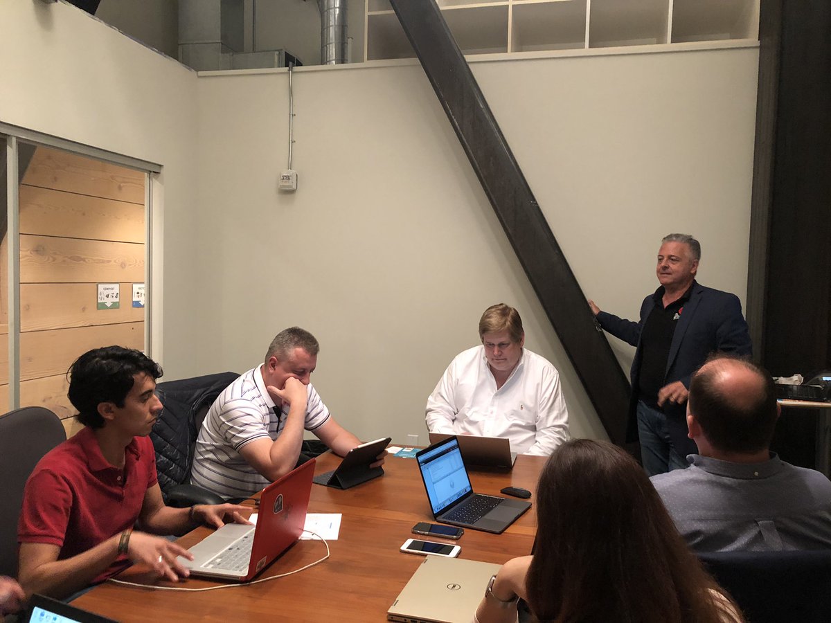 mira_tenkl's tweet photo. #CzechAccelerator 🇨🇿, batch 6, in #SiliconValley 🇺🇸 is starting today in @galvanize. Amazing 3 months of intensive work is ahead of our companies ➡️ @eParkomatcom, #Sensority, #Overax. Good luck 🍀 ®️special thank to @Chris_USMAC @alfredousmac @usmarketaccess 👍 https://t.co/dVOKQ0Jfs5