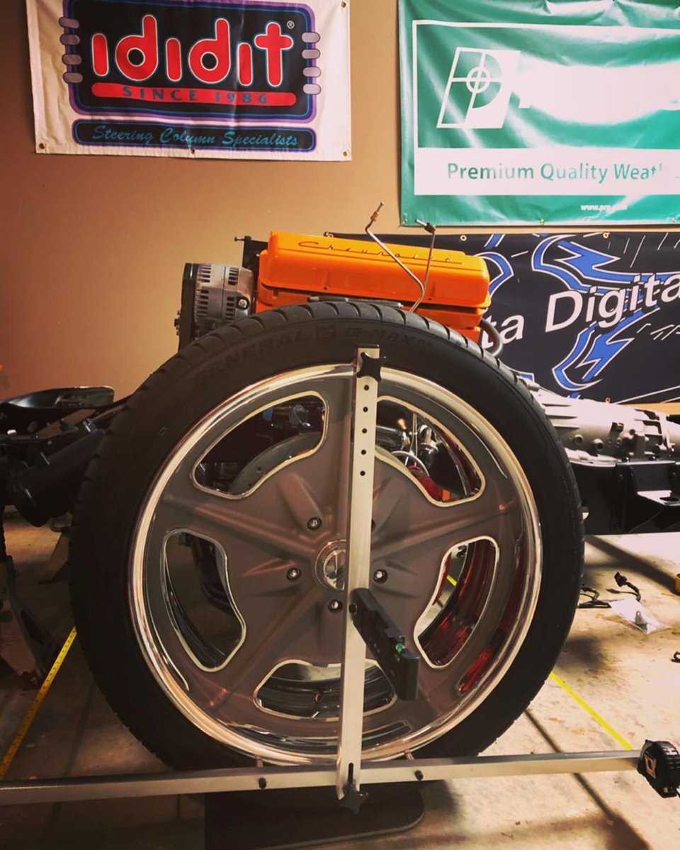 QTAlignment's tweet image. #MaintenanceMonday
@staffords_garage prepping for the #SEMA Shake Down Tour the #QuickTrick way. 

Repost @staffords_garage  -  Time to start dialing things in on the “BurleyWoods C10”. @quicktrickalignment makes lining things up a breeze with their trick alignment tool👌👌👊👊