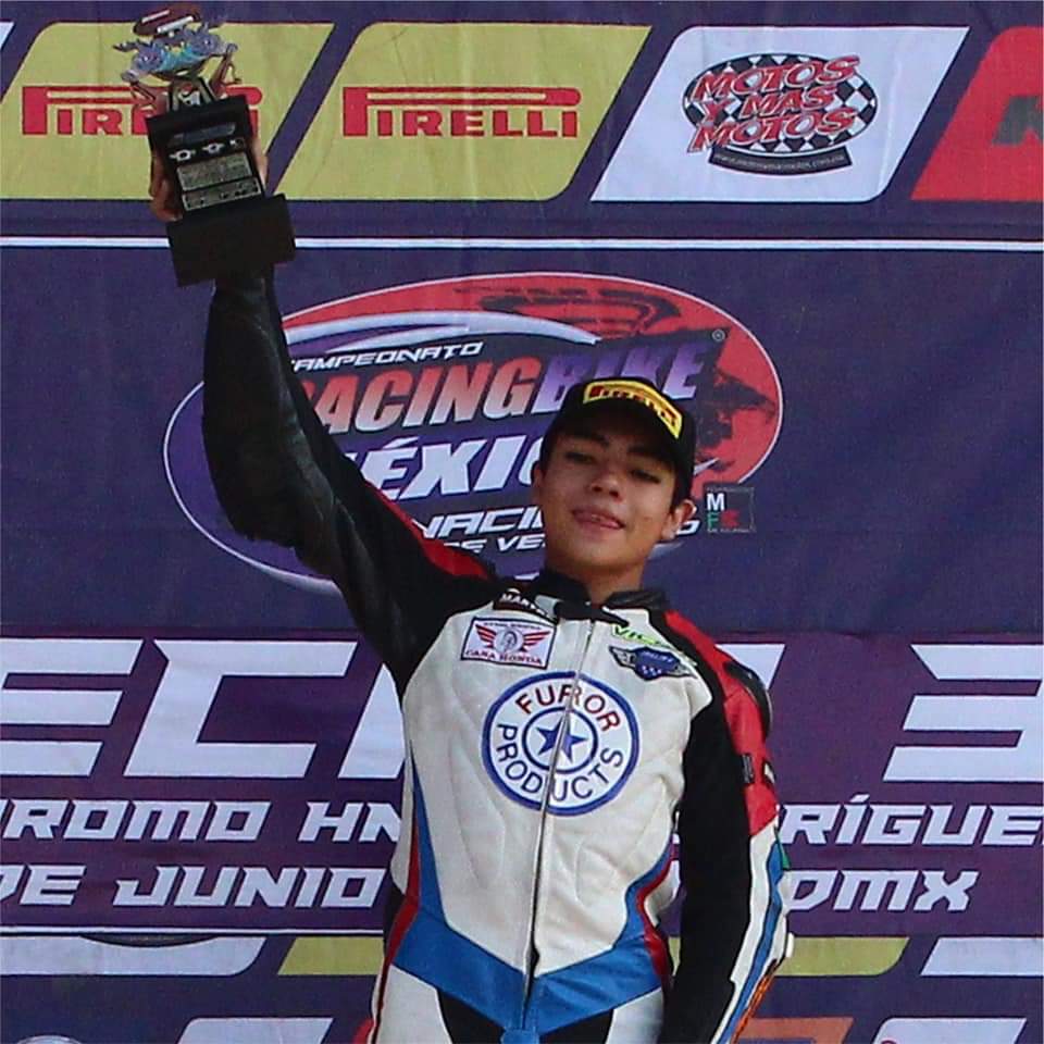 TabataRun's tweet photo. Seleccionado para  pruebas de la RedBull ROOKIES CUP 🎉que se realizará en España Granada en el circuito Guadix.🏍️
Necesitamos de ti
Si tú tienes alguna marca y quieres que Víctor la porte en su 🏍️moto en este viaje a España #Apoya #redbullracing 

#PorMexico  #mexicanochingon https://t.co/PNkQwGHX2m