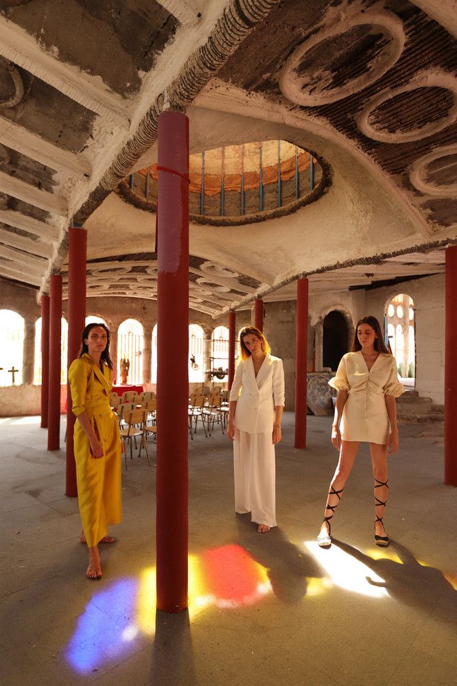 arquitect_viva's tweet photo. Arquitectura y moda
La nueva colección de Corsicana, de la arquitecta Paula Currás, recrea y se inspira en el espacio de ‘La Academia’, y el contexto elegido para la presentación ha sido la Catedral "autoconstruida" de Justo en Mejorada del Campo, Madrid
https://t.co/z3lVVWrPpq https://t.co/t8hMPt9MCB