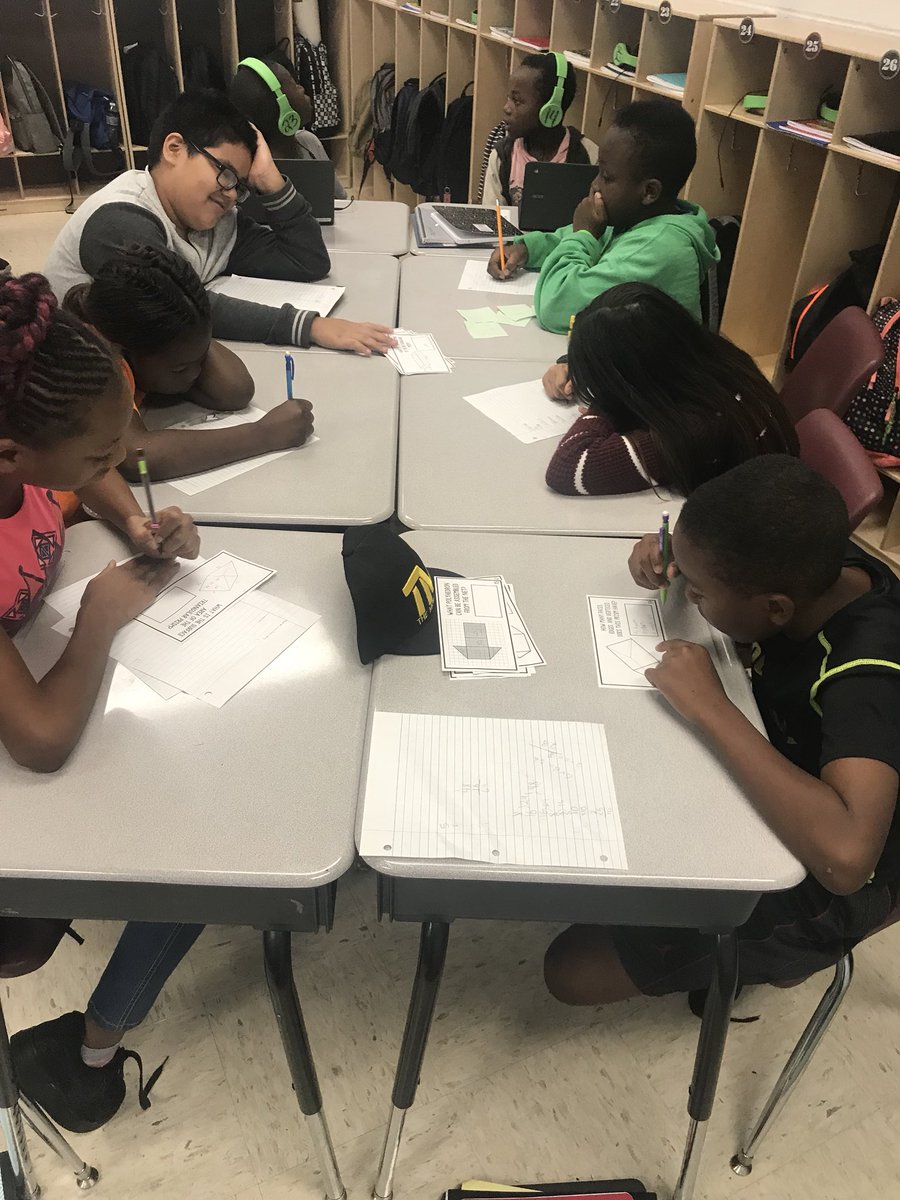 MsHuremovic's tweet photo. We loved using connect four as a review game! #WEbelieve @Warren_Elem https://t.co/z3RTsIg8V0