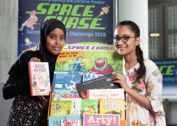 GreenwichLibs's tweet photo. The #SummerReadingChallenge Awards Day celebrations has arrived at #woolwichlibrary! Come along on Sat, 14th Sept & enjoy a special #SpaceChase story time from 2-3pm with Petite Pantos! Also collect your medal🏅& certificate!
@LDNLibraries @GreenwichHour
@Royal_Greenwich
#SRC19 https://t.co/3CMlWTJf0a