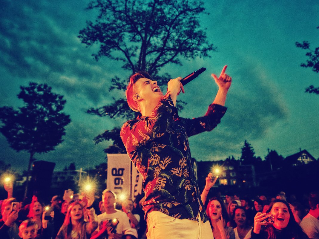 Vincent Gross und Herzpiloten - live in einer ganz speziellen Location in familiärer Atmosphäre im Dancing Tonwerk in Schaffhausen - Sa 2. Nov. 2019 - schaffhausen.net/2019/09/vincen… - #vincentgross - <a href="/Heychillone/">Vincent Gross</a> - Foto: Anu Beseda