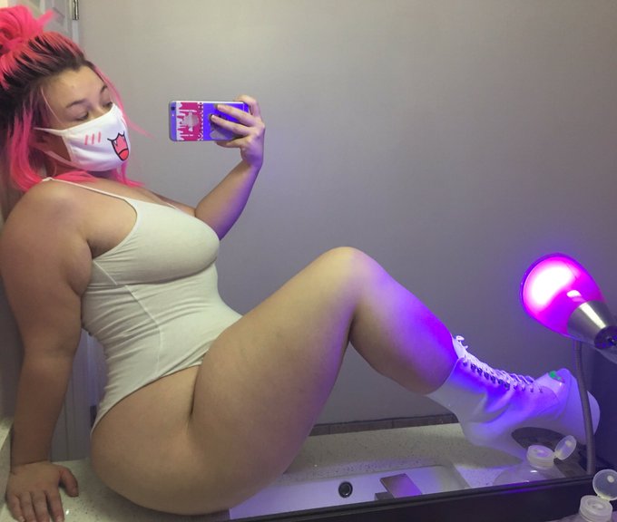 (&acute;｡&bull; ᵕ &bull;｡`) ♡ https://t.co/M95WM0Qwmn https://t.co/reKie4lwKF<a href="/tag/tinysatan"class="tags"><span>#tinysatan</span></a>