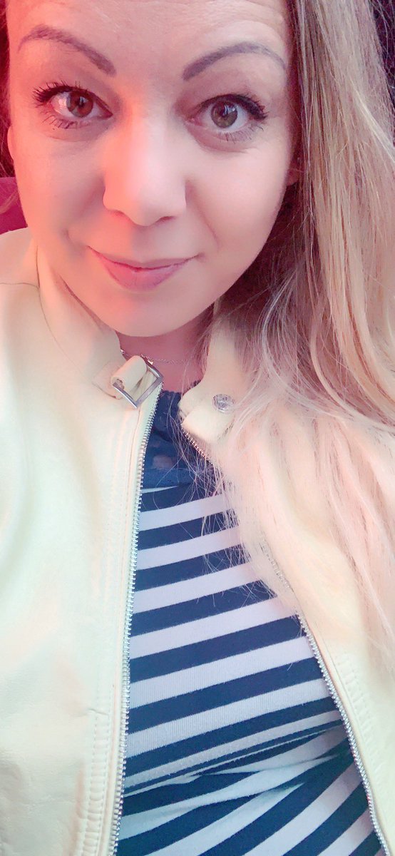 Bratty_Isabella's tweet photo. Einfach kann jeder! 😈 Heute gibts nen doppelten Fick und ein noch geileres #RetweetGame für meine #Isaholics @Isaholic86 und @OpferPoppers
10/10/10 - 3 Stunden - 5 Kommentare
Trinken und schnüffeln nach jedem 10. Kommentar
#schuldeneinlebenlang #isaholic4ever
#rt https://t.co/0XXfI3kh4u