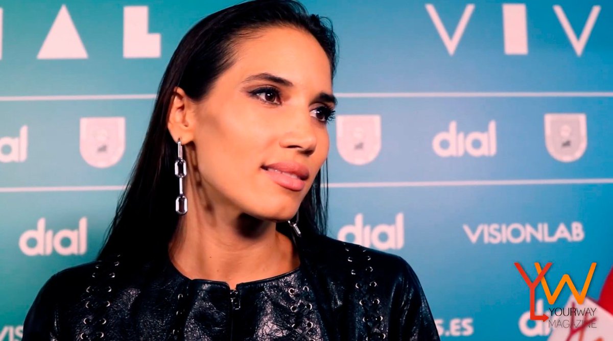 YourWayMagazine's tweet photo. ▶️Hablamos con @IndiaMartinez sobre su nuevo disco y el encuentro que tuvo con @natalialot2018 y @GuitarricaDLF hace unos días https://t.co/ZlpcXrk7DP por @mireiasanchezll #ViveDial #vivedialdivinity https://t.co/KKwsTKaeZx