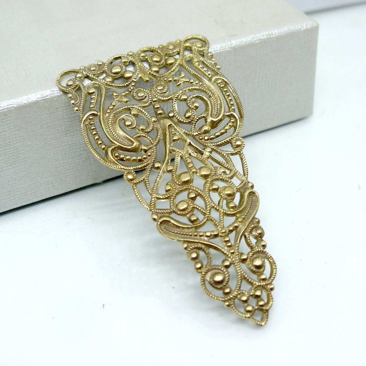 leonbor1's tweet photo. Okay. Long vacation, wonderful summer. But, the creation of jewelry continues. I share a wonderful find. Amazing filigree for creativity. Anyone. Of all craft. Recommend. Check out https://t.co/vwD6JPywr6 #jewelrymaking #craftsupplies #filigreestamping #jewelryfinding #etsyseller https://t.co/FbFjl35KEu