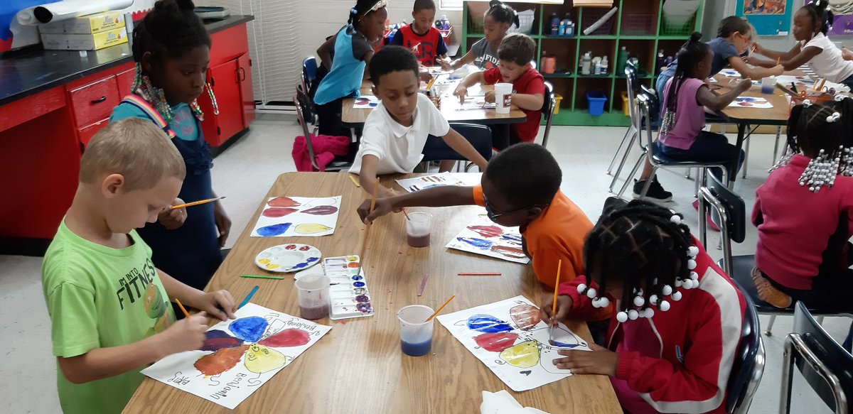 MsD22417591's tweet photo. E.M Rollins, 1st and 2nd Grade Art Class explored mixing colors and making color wheel mice today! # knocked it out of the park! https://t.co/yjS0FUjIqP