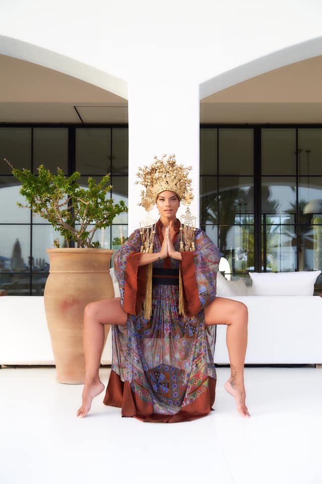 LADYROC87435325's tweet photo. https://t.co/M4P5TEUGiH. BEM MA MI-QUEEN ANANE’ @ananesworld @PenelopeWickson @myrtocellist @jordicerveraph @LisaMoody @DjDres @alfredabon @luongojohn @luongojohn #pastpresentfuture #10yearsNuluMusic #Afrohouse #queenofhearts #theritual #EOL #BossLady #dancingdj #shedoesithetway https://t.co/h4lTESZ9Wj