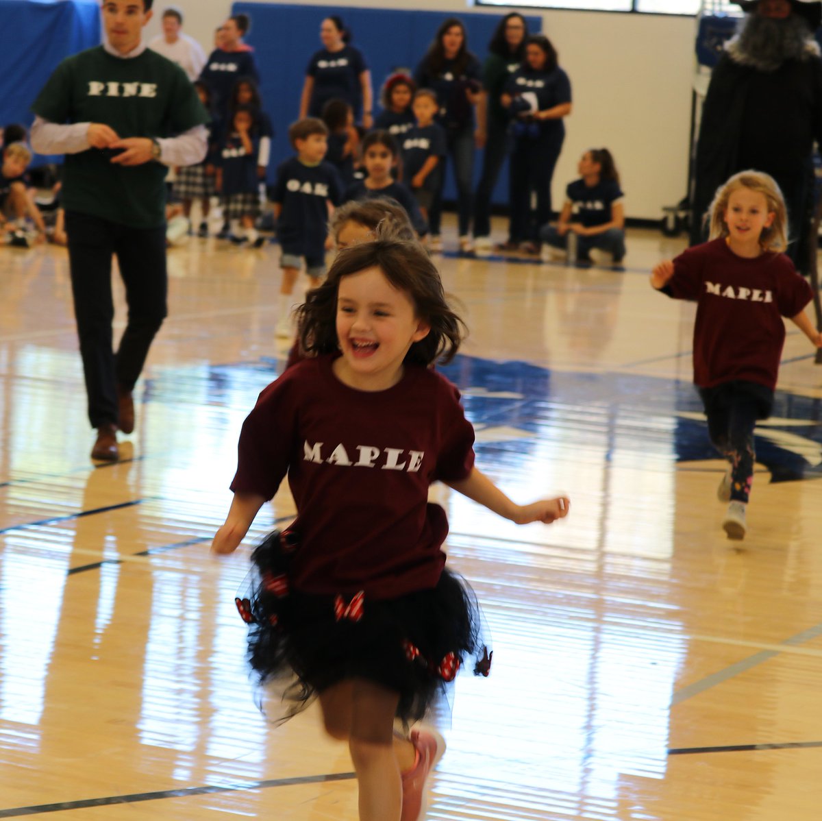 WoodlandPK8's tweet photo. Woodland's long time tradition of inducting new students & faculty into Houses-Oak, Pine, Maple, or Cypress-was an exciting event Friday! Students connect across grades during the year from buddy lunches to service projects to House Cup Games! #GoOak #GoPine #GoMaple #GoCypress https://t.co/ACeI2eS4Qe