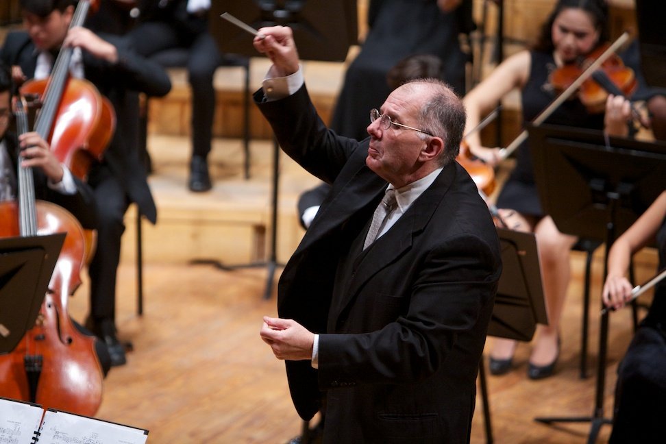 Felicitamos al maestro @rodolfosaglimbeni y le auguramos mucho éxito, como nuevo director titular de la Orquesta Sinfónica Nacional de Chile. Saglimbeni es miembro de El Sistema y ha sido maestro de nuestros directores.
!Felicidades maestro!
#SomosElSistema
#MúsicaParaTodos