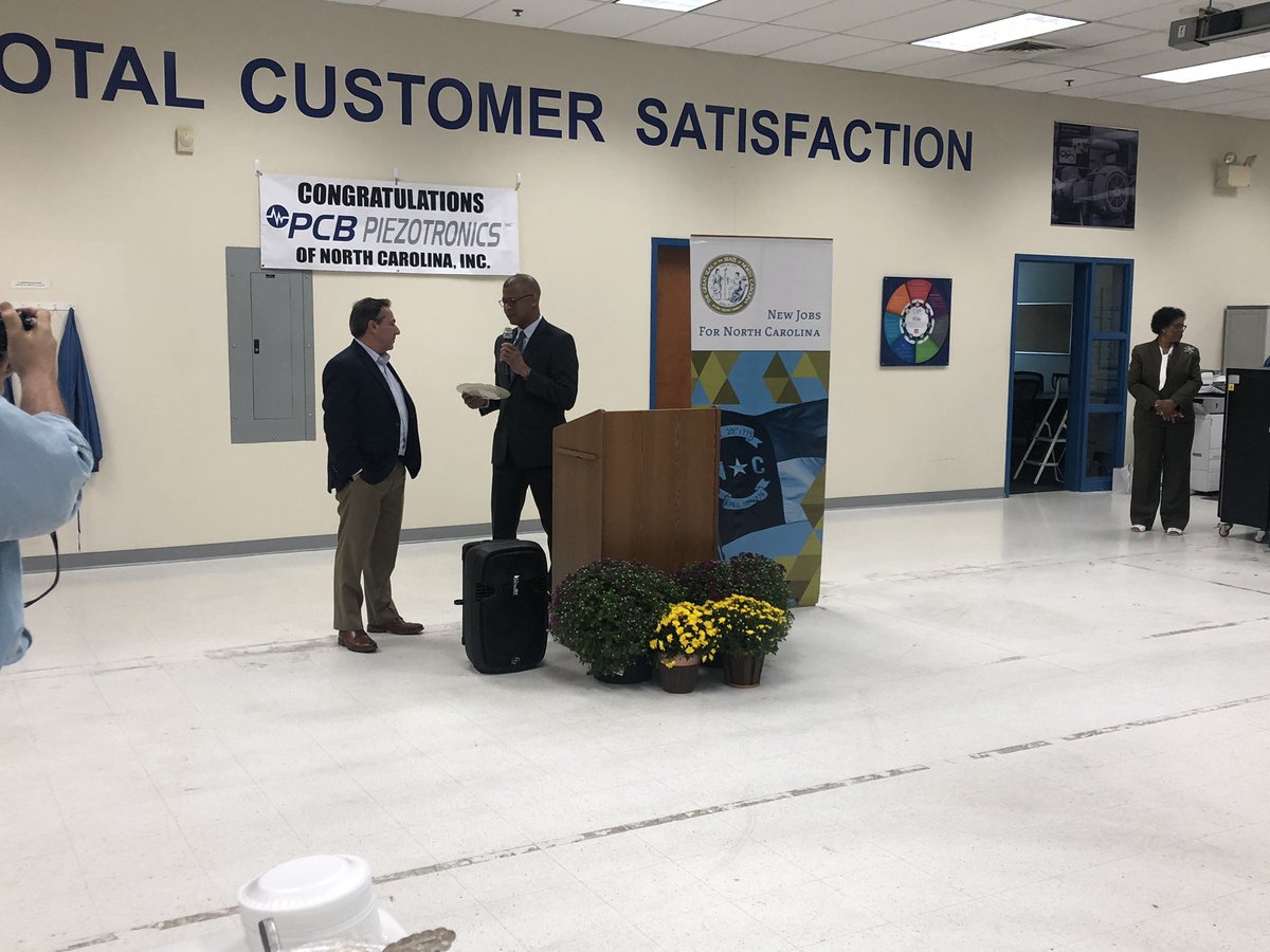 HCEDC's tweet photo. NC Commerce Assistant Secretary Kenny Flowers joined Halifax County leaders today to announce that PCB Piezotronics, Inc., a designer and manufacturer of sensors used worldwide, has selected Halifax County for a major expansion. The company will create 120 new jobs. 
@HCEDC https://t.co/2u5DkfelDn