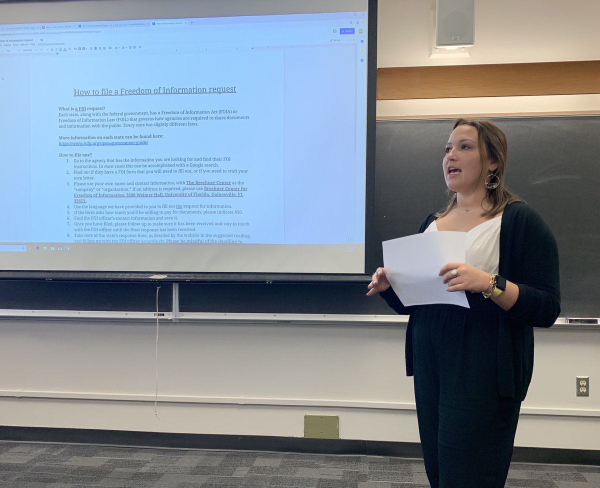 feinberg_sophie's tweet image. .@tori_whidden is in #loweclass today with multimedia reporting tips and FOIA how-tos. Some of her advice: Report about what your passionate about.