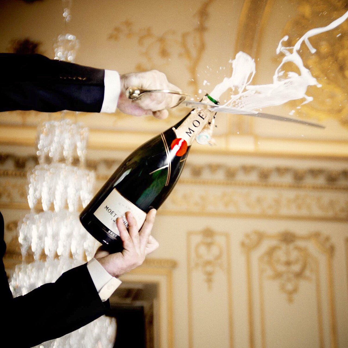 StRegisToronto's tweet photo. Saber the moment and #ToastToTIFF Sept 5-15 at our @MoetChandon POP-UP Champagne Lounge 🍾🥂✨ Feat. LIVE jazz musicians, champagne menu w/ Moët & Dom Perignon champagne by the glass & bottle, signature cocktails + our champagne sabering ceremony 6pm daily. #LiveExquisite #TIFF19 https://t.co/HRc7WlA0q6