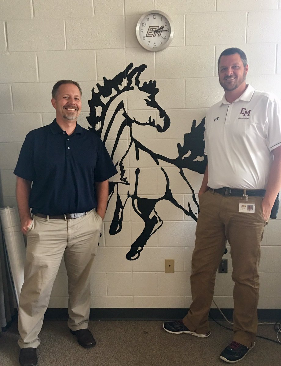 Shout out to the Administrators at <a href="/EMHS_Stampede/">Stampede</a>.  Ask them about building community with a daily power hour, cool clubs and limo service for the first day of school!  Nice work! 😎 🙌🎉😎 <a href="/mcps_va/">MCPS</a> #mcpsE3