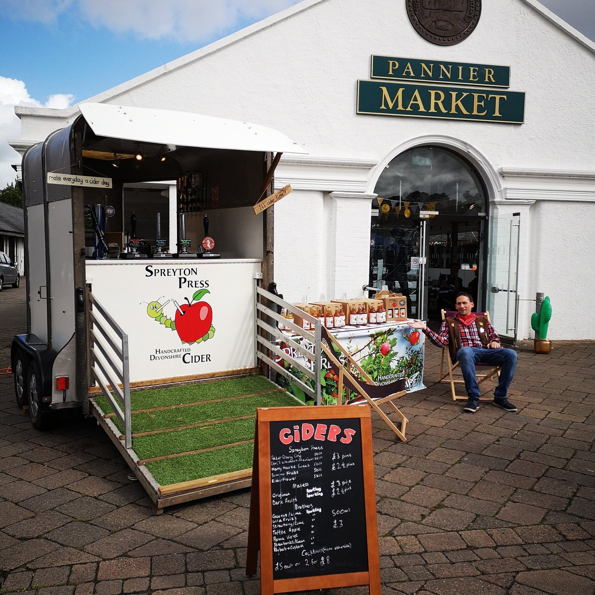 Hetty will be out and about at Branscombe Harvest Fair this Saturday,We'd love you to come and try our handcrafted devon cider or one of our great selection of cider cocktails. #realcider #branscombeharvestfair #nosulphites #devon