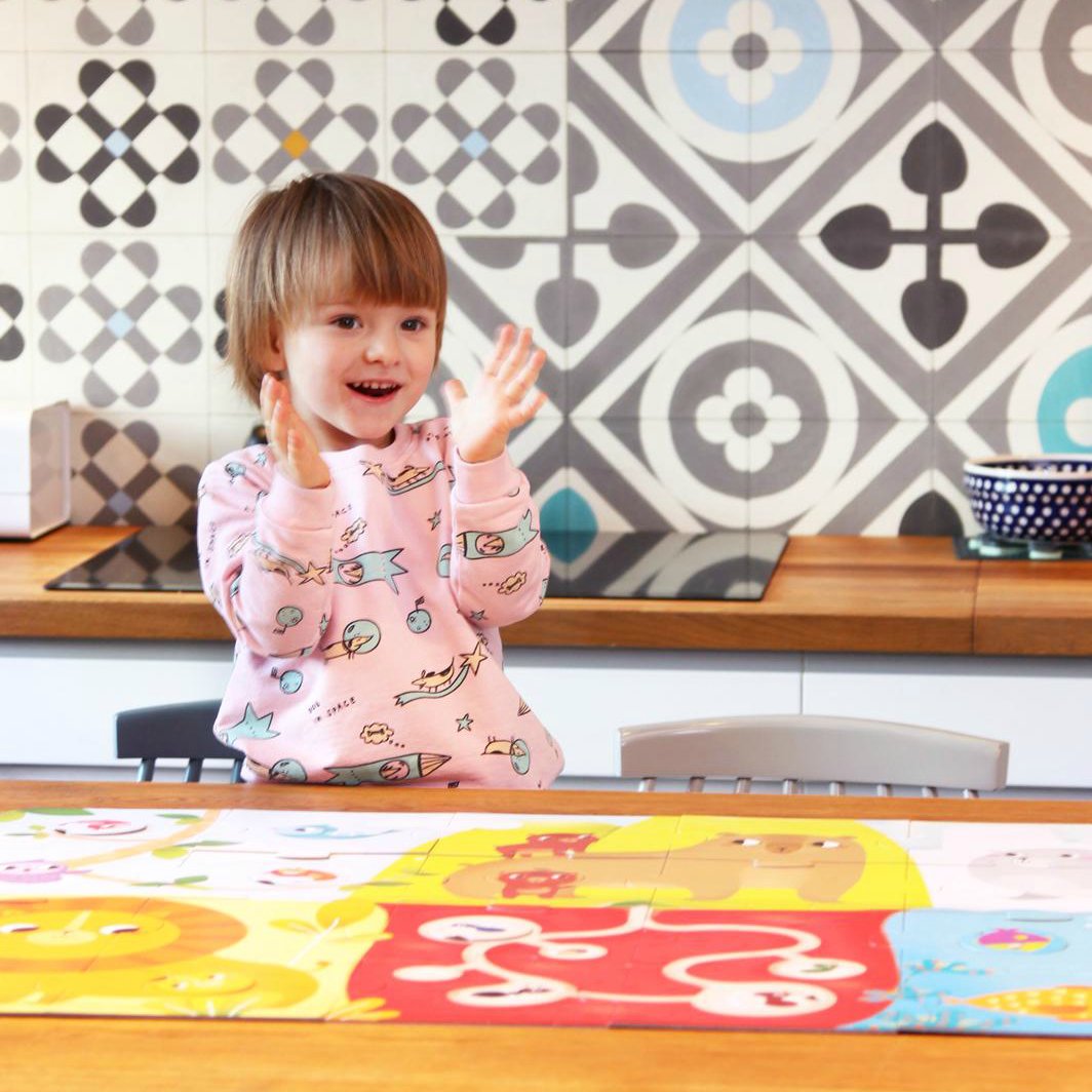 It's Monday Mommy! Let's learn how to Animal Match!" It'll be even better if it's Suuuper size!
#SuuuperSize puzzle AnimaMatch for ages 2+
#bananapanda #brightideas #newmommy #ilovemykids #toys #backtoschool #toddler  #motherhood #education #newlearners #parenting #puzzles